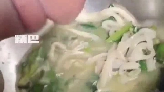 最新流出素人投稿自拍小蛮腰翘臀美乳大学生漂亮援交妹与富二代啪啪啪还没干爱液就湿透内裤撸点很高