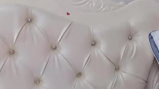 网红女神玉儿~肉丝高跟制服诱惑~撕破丝袜自带金手指拨拨弄弄就海啸了~