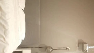 高颜值妹子自慰秀 性感白色网袜翘着美臀跳蛋塞逼逼非常诱人