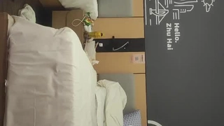 【战狼无套】，32岁离异少妇，贤妻良母范，短发美乳，白嫩娇躯