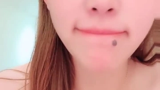 大学生Alexa Mills体验肛交POV宿舍