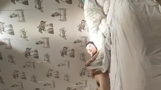 G奶甜美小姐姐，女仆装炮友JB插嘴，带着项圈链子，认真舔着屌，正入爆操直浪叫