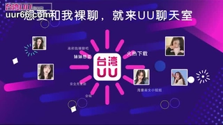 睡房少女在网络摄像头上展示她的身体