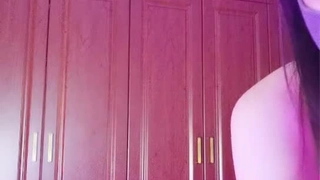 Rosalyns禁忌的宿舍房间与她的继兄相遇
