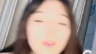 同时两根插入大奶妹洞穴