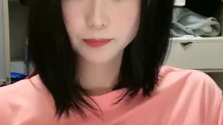 大屁股同性恋手淫并吞咽