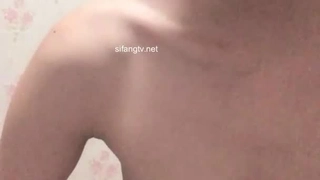 十几岁的秘书被她的老板儿子操了