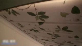网红白嫩大波妹剧情演绎餐厅包房和帅哥服务生在餐台上啪啪
